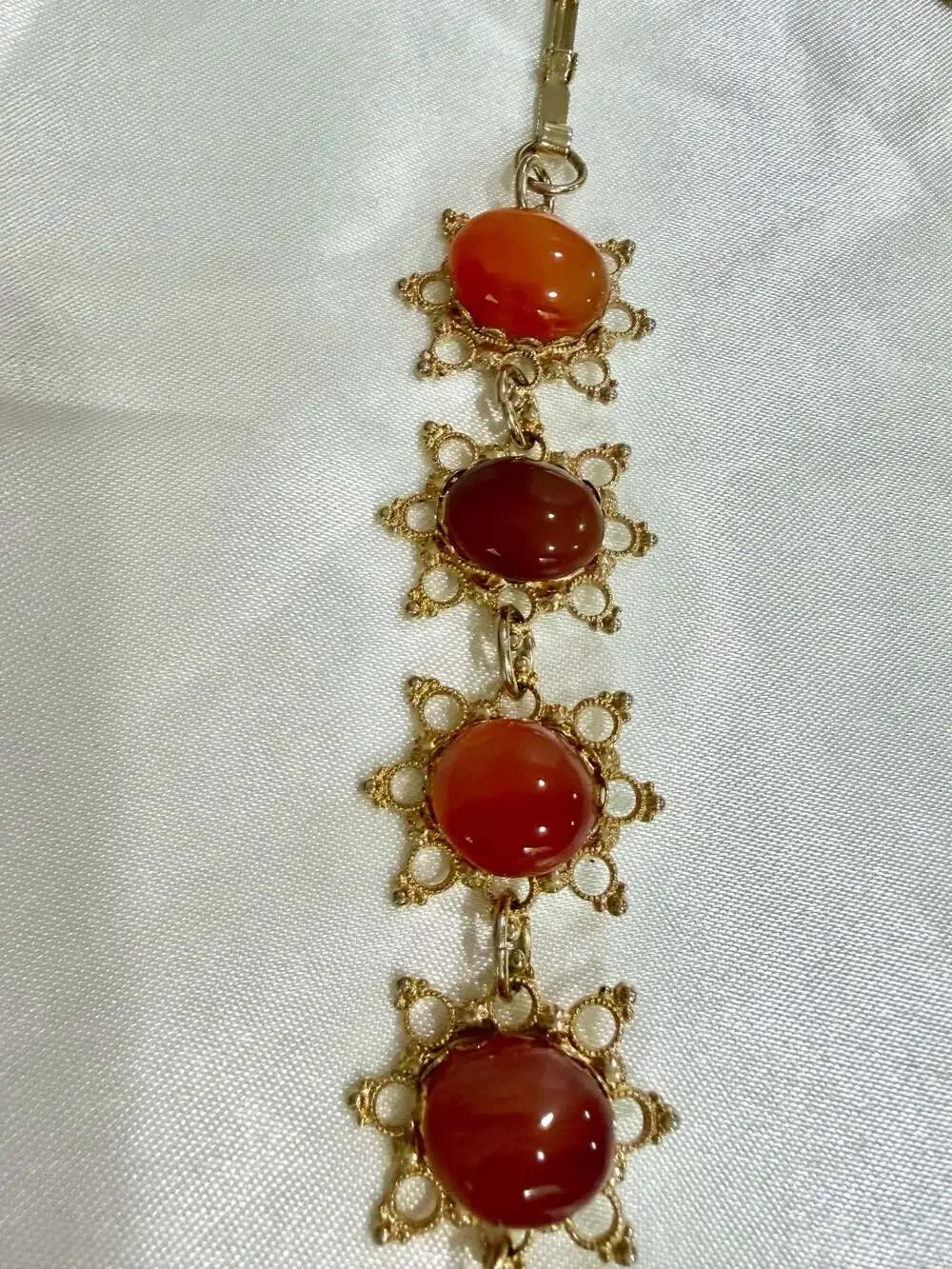 Unbranded gold tone